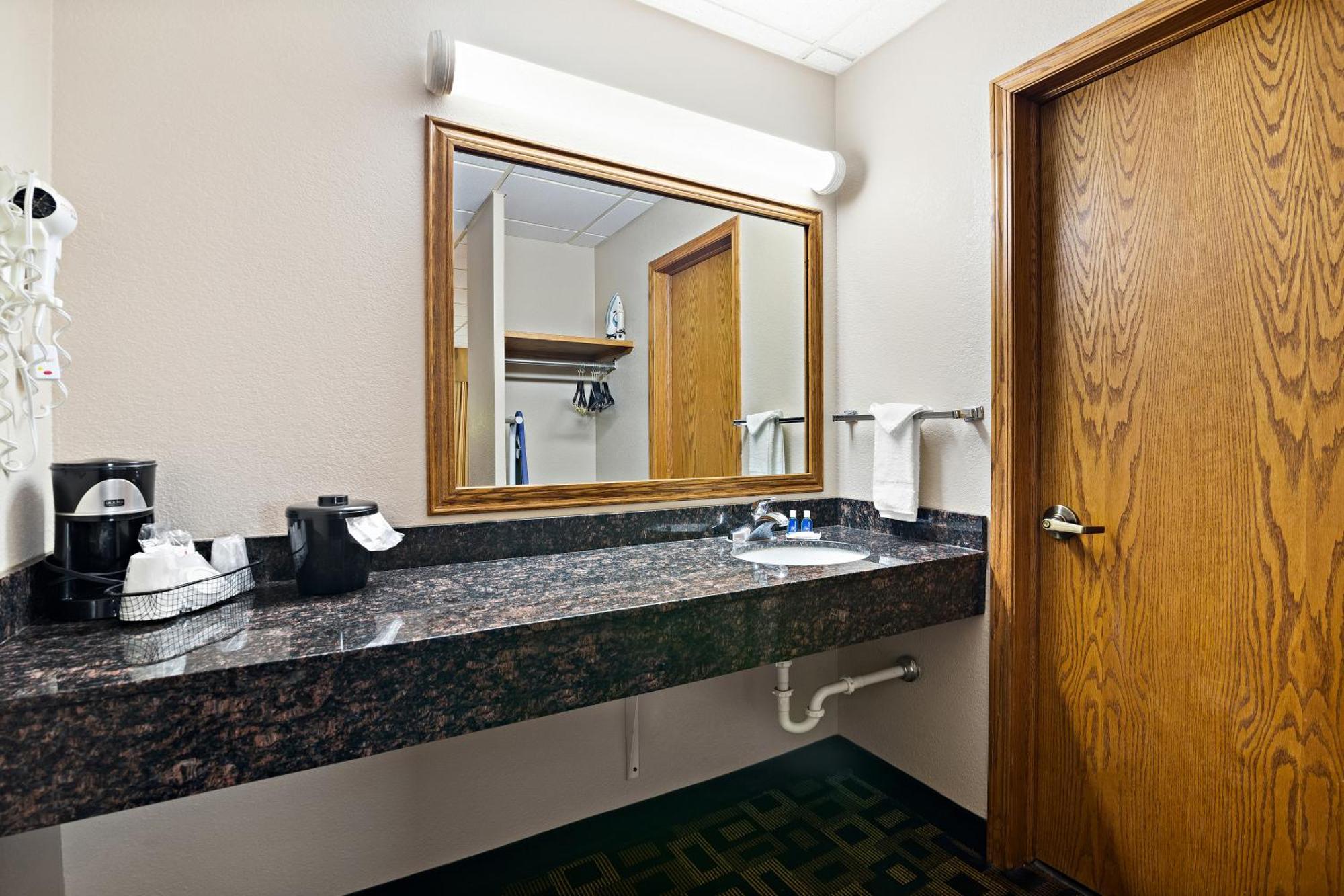 Rodeway Inn McPherson Zimmer foto